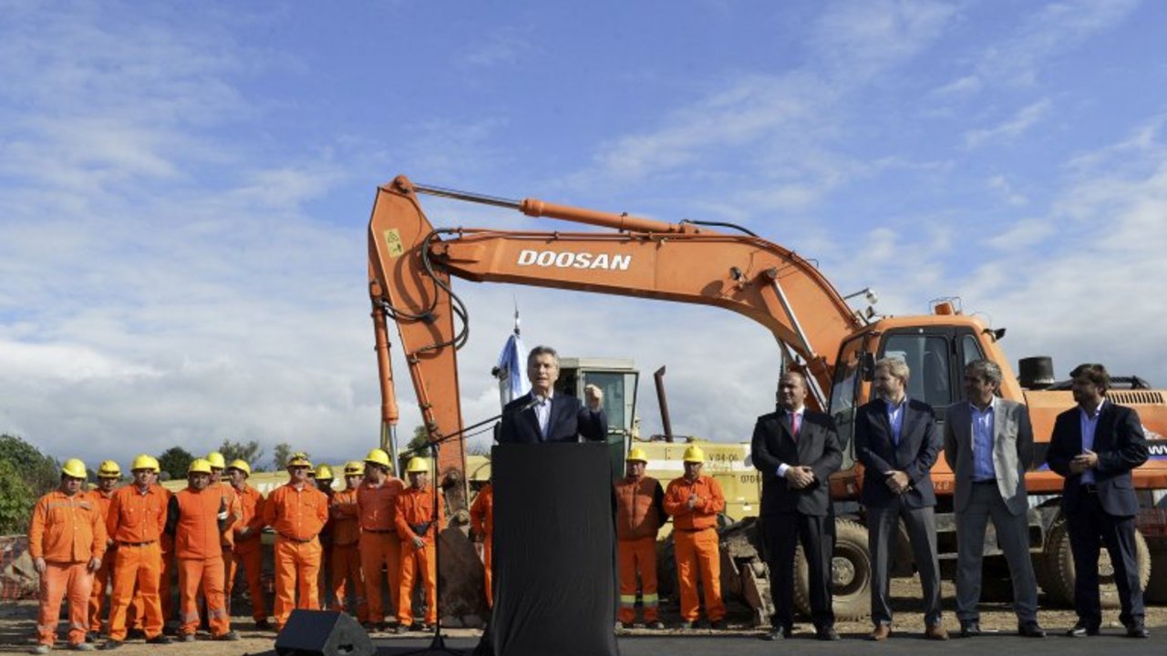 Pese a la devaluación, se derrumban las economías regionales