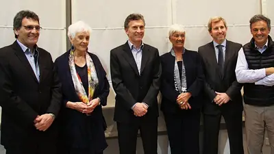 Vuelve la teoría de los dos demonios: el Gobierno lanzó su versión del Nunca Más Vuelve la teoría de los dos demonios: el Gobierno lanzó su versión del Nunca Más