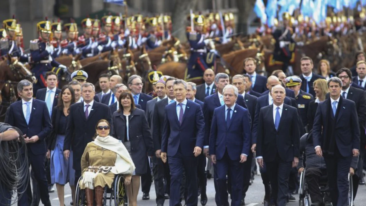 Diario español impactado por el dinero en el exterior de los ministros de Macri