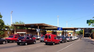 Por la inflación, los argentinos eligen cruzar al Paraguay Por la inflación, los argentinos eligen cruzar al Paraguay