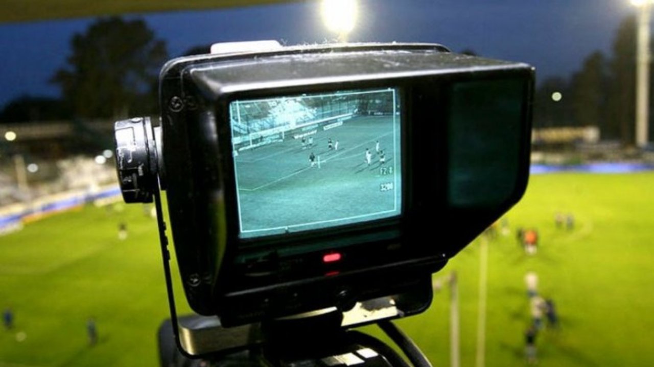 No habrá segundo semestre para el negocio del fútbol: el Gobierno mantendrá todo igual