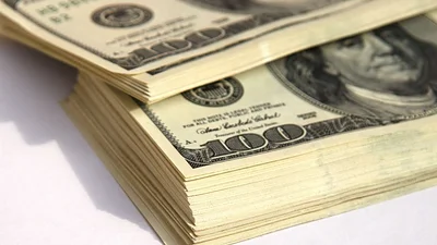 El dólar salta 47 centavos y se vende por encima de los $15 El dólar salta 47 centavos y se vende por encima de los $15
