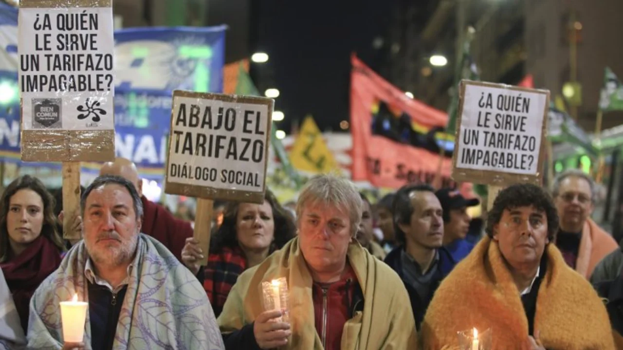 Frazadazo en todo el país contra el tarifazo de Macri