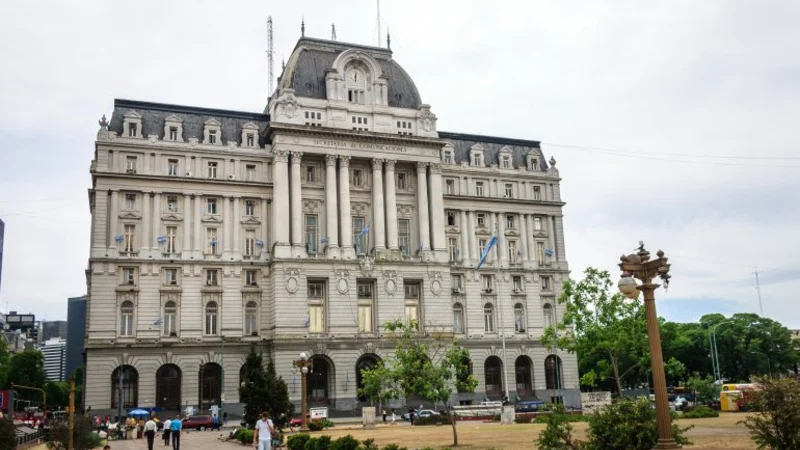 El informe oficial que expone las maniobras de los Macri para que el Correo no pague la deuda