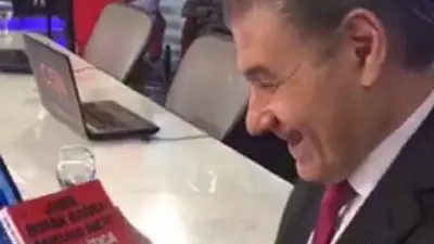 El regalo de Duran Barba que sorprendió a Victor Hugo Morales El regalo de Duran Barba que sorprendió a Victor Hugo Morales