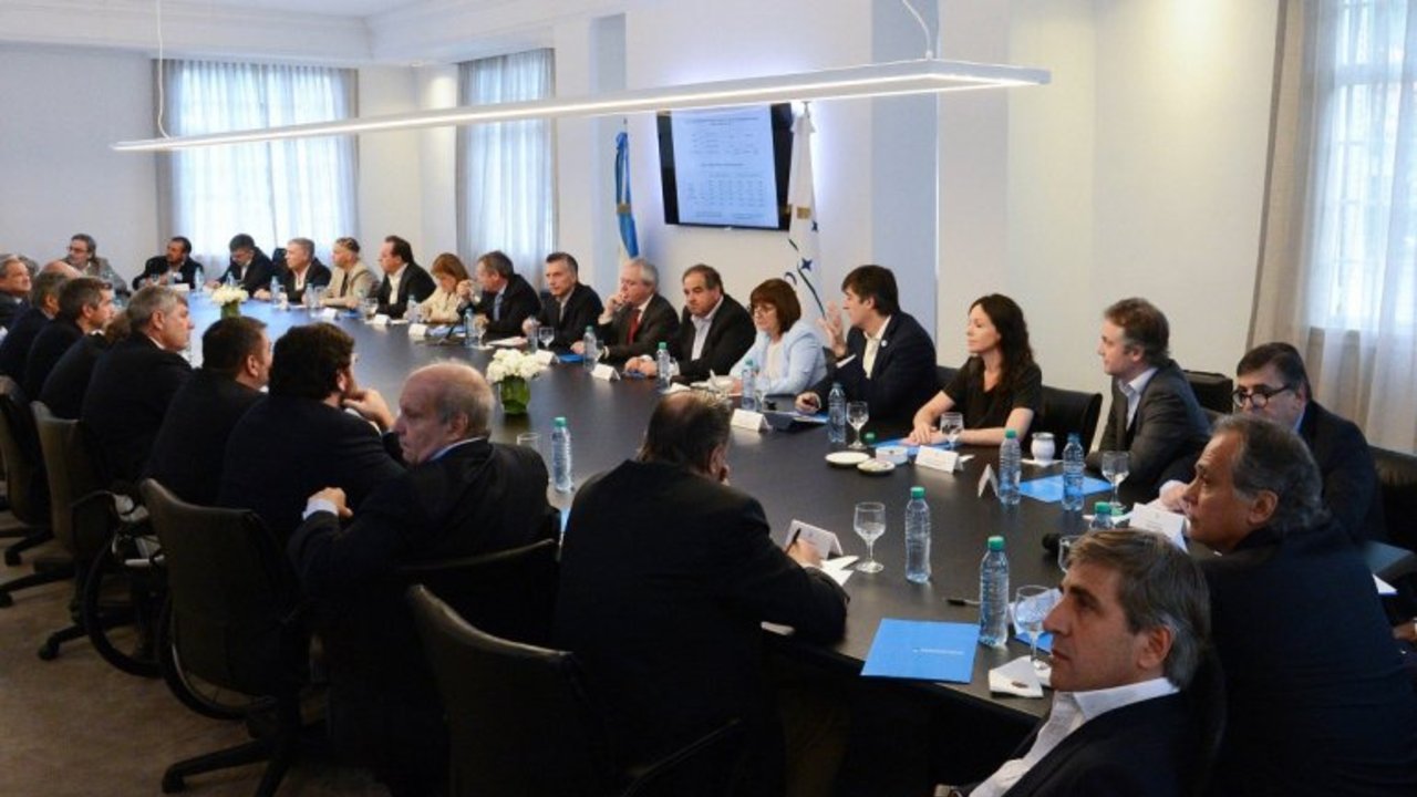 Macri y sus ministros se reunieron para eliminar los subsidios