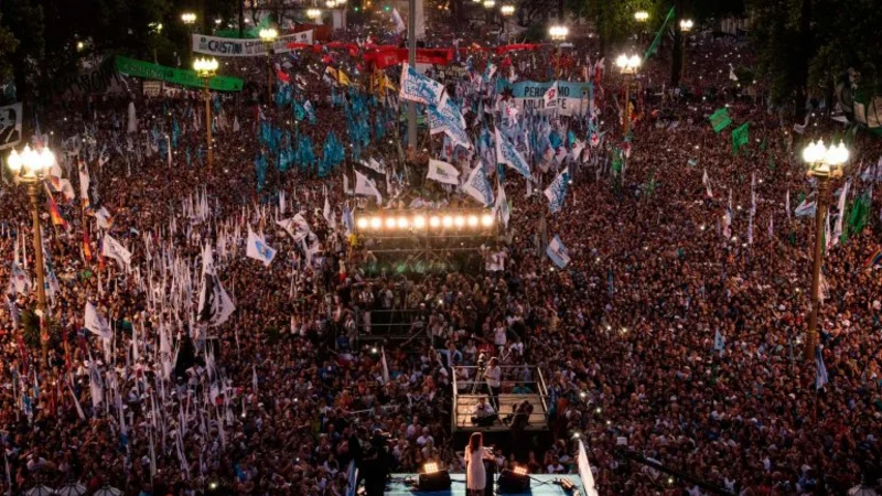 Revelan el nombre del frente con el que Cristina Kirchner iría a las PASO