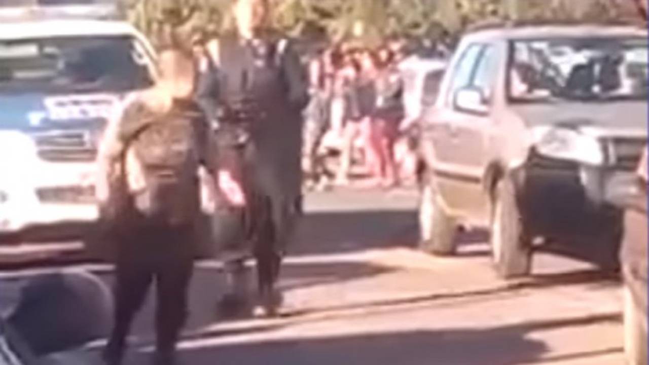 Un policía corrió a latigazos a una mujer con una discapacidad mental