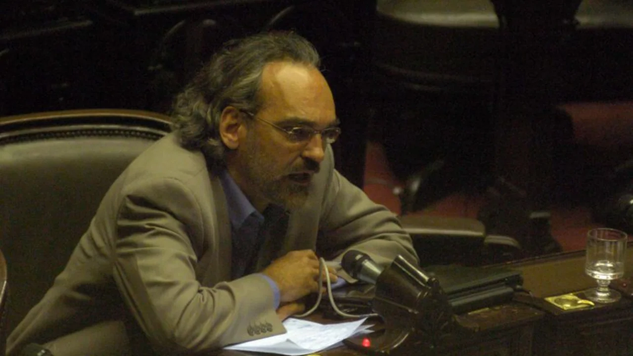 Irónico, Fernando Iglesias defendió el recorte a las pensiones por discapacidad