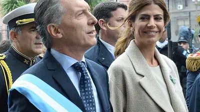 El gurú espiritual que contrató el ministerio que recortó las pensiones El gurú espiritual que contrató el ministerio que recortó las pensiones