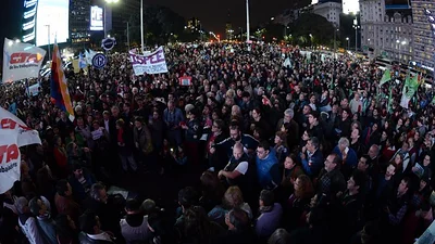 Multitudinaria marcha contra la quita de pensiones Multitudinaria marcha contra la quita de pensiones