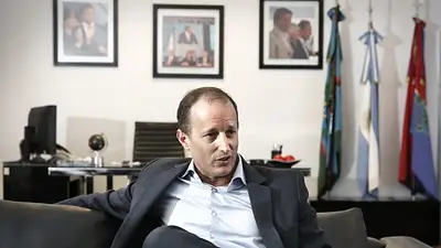 Insaurralde advierte que es "sospechoso" el robo enfrente de su casa Insaurralde advierte que es "sospechoso" el robo enfrente de su casa