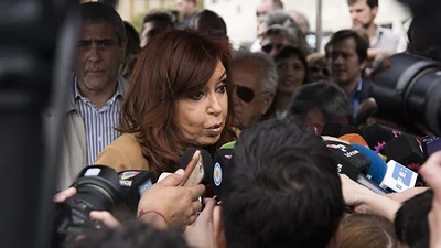 Elecciones 2017: Cristina se impone en los sondeos tras confirmar su candidatura Elecciones 2017: Cristina se impone en los sondeos tras confirmar su candidatura