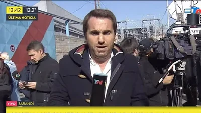 Cronista de TN quiso acorralar a Scioli pero pasó un incómodo momento con su respuesta Cronista de TN quiso acorralar a Scioli pero pasó un incómodo momento con su respuesta