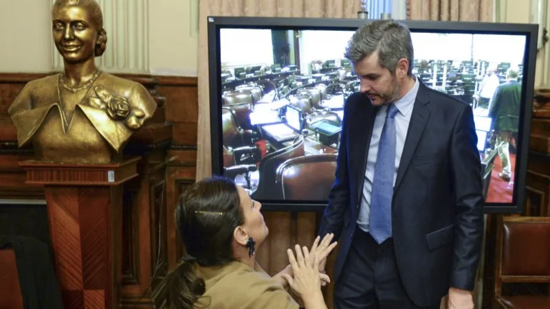 Marcos Peña salió en defensa de la insólita deuda a 100 años
