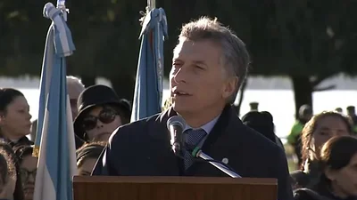 La imperdible cara de una espectadora mientras Macri aseguraba que la economía está mejor La imperdible cara de una espectadora mientras Macri aseguraba que la economía está mejor