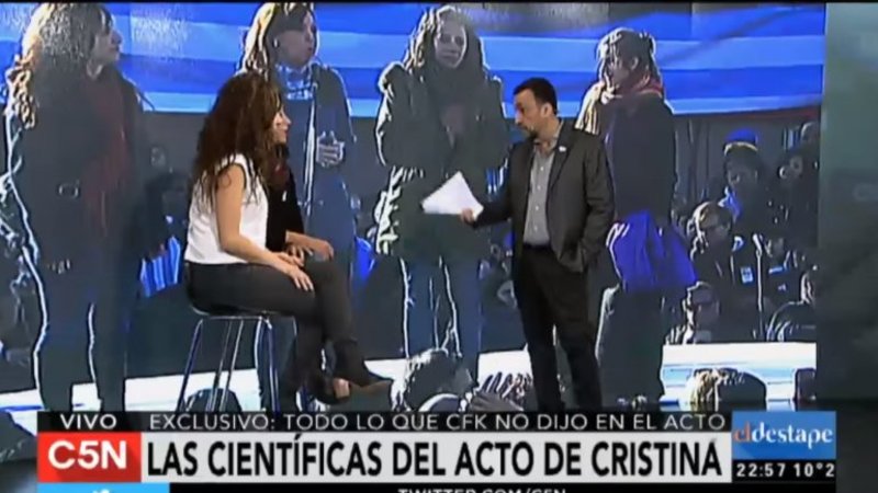 Navarro entrevistó a las dos científicas que subió Cristina al escenario: conocé su historia