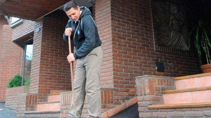 Los porteros acordaron un 21% de aumento y se viene otra suba en las expensas