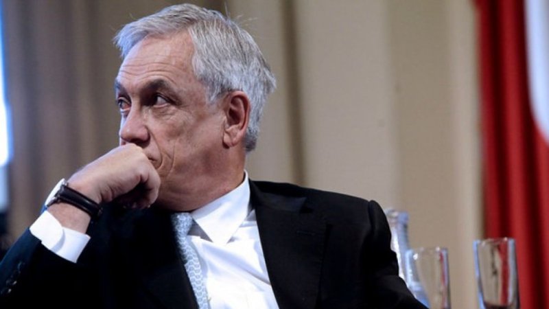 Chile: Sebastián Piñera se estornudó la mano al hablar de prevención del Coronavirus