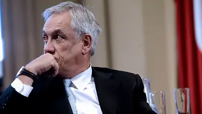 Chile: Sebastián Piñera se estornudó la mano al hablar de prevención del Coronavirus Chile: Sebastián Piñera se estornudó la mano al hablar de prevención del Coronavirus