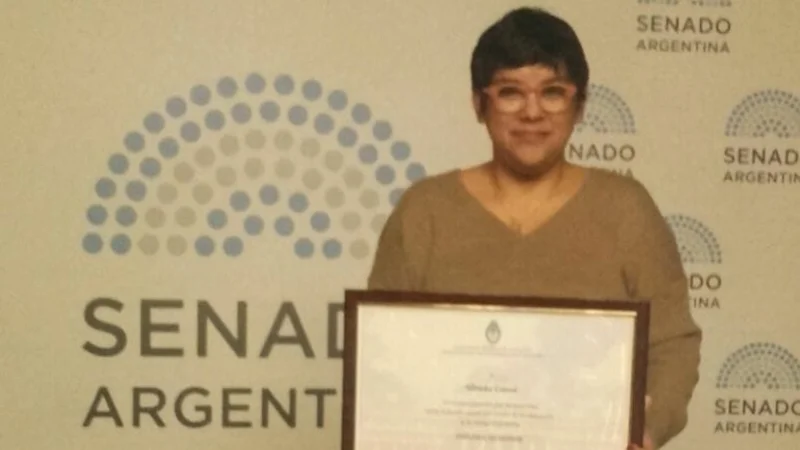 Directora de escuela con chicos discapacitados fue premiada en el exterior pero le descontaron el sueldo