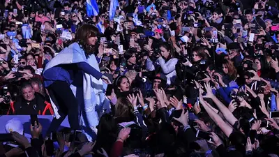 Elecciones: Cristina Kirchner arrasa en la Provincia y aplasta a Cambiemos Elecciones: Cristina Kirchner arrasa en la Provincia y aplasta a Cambiemos