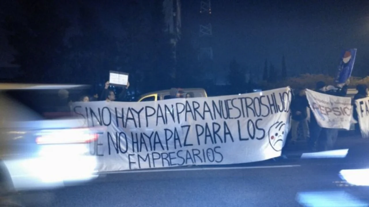 Trabajadores de Pepsico cortan la Panamericana por los masivos despidos