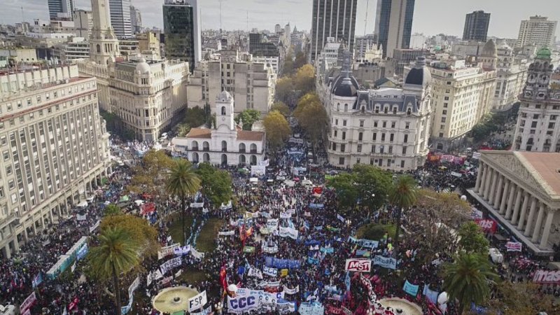 Multitudinaria Marcha Federal contra el ajuste del Gobierno