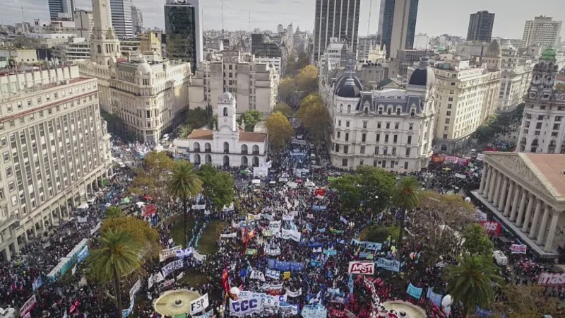 Multitudinaria Marcha Federal contra el ajuste del Gobierno