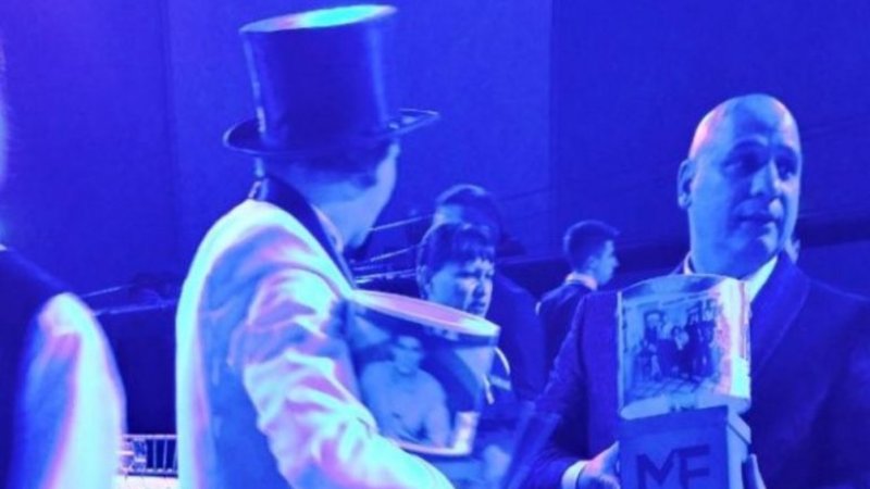 'El Mago sin dientes' se robó un centro de mesa en los Martín Fierro