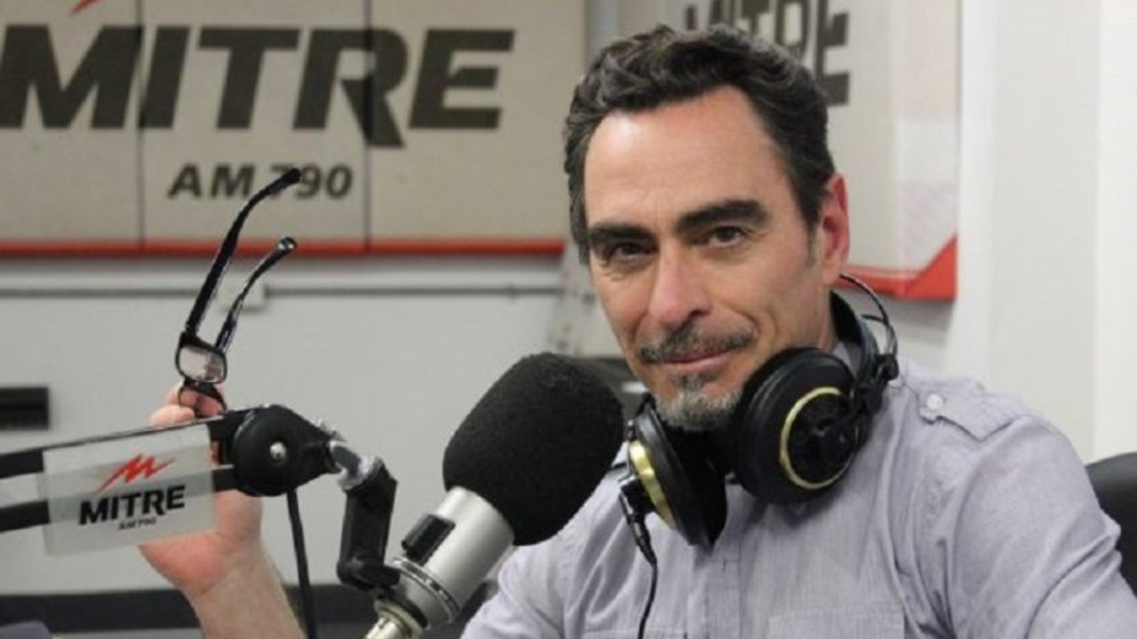 Vergonzoso: Andahazi pidió "tirar del tren" a Cristina