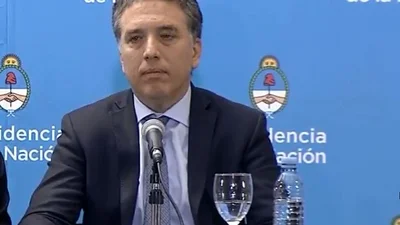Dujovne confirmó el ajuste y la reducción de impuestos al campo Dujovne confirmó el ajuste y la reducción de impuestos al campo
