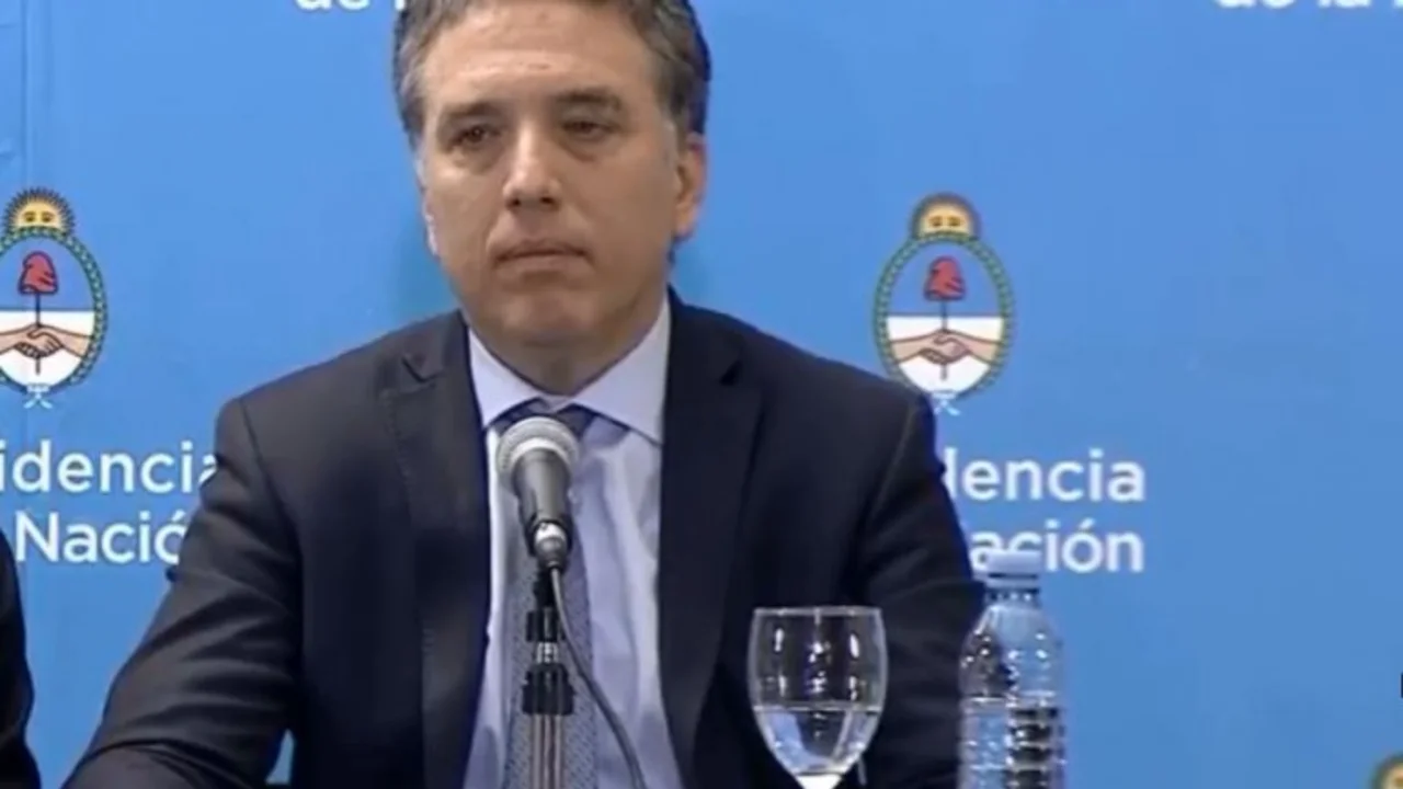 Dujovne confirmó el ajuste y la reducción de impuestos al campo