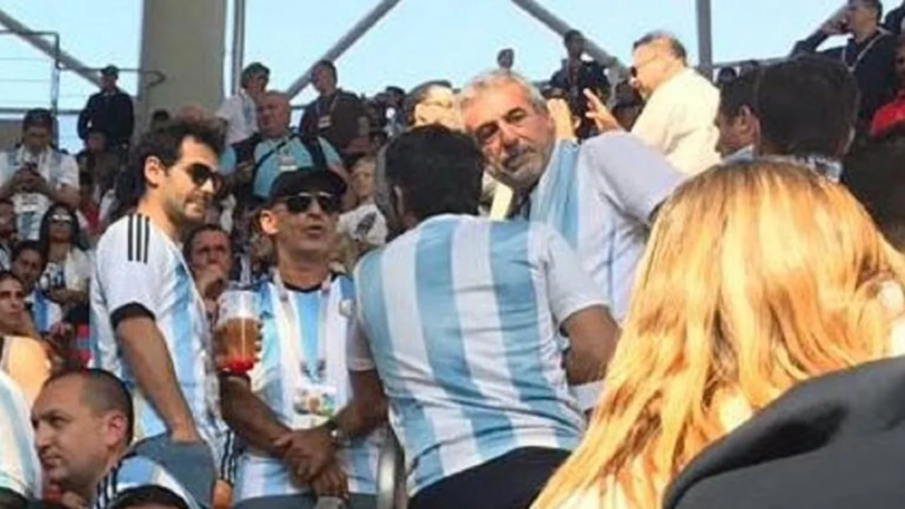 Encuentran infraganti a Gustavo Arribas en el partido de Argentina contra Islandia