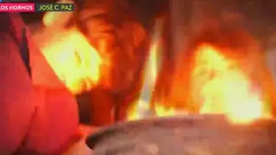 La peor cara del macrismo | Les cortaron la luz, no pueden pagar el gas y combaten el frio con leña La peor cara del macrismo | Les cortaron la luz, no pueden pagar el gas y combaten el frio con leña