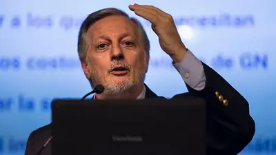 Pidieron que la Justicia le prohíba salir del país a Aranguren Pidieron que la Justicia le prohíba salir del país a Aranguren