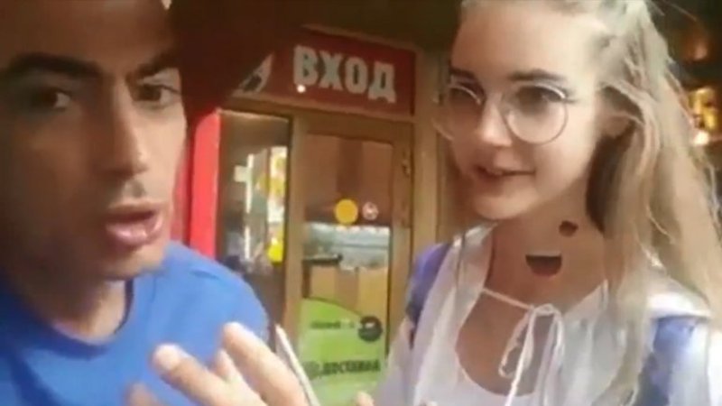 Quién es el hincha argentino que se aprovechó de una joven rusa con un chiste machista