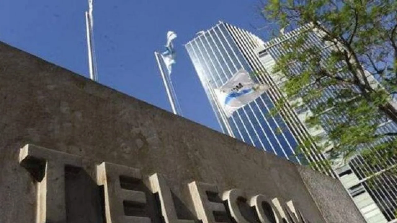 Pese a las ganancias récord, Telecom amenazó con despidos a sus trabajadores