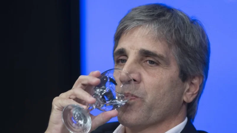 El Gobierno reconoció que puso plata de la ANSES en un fondo del número 2 de Caputo