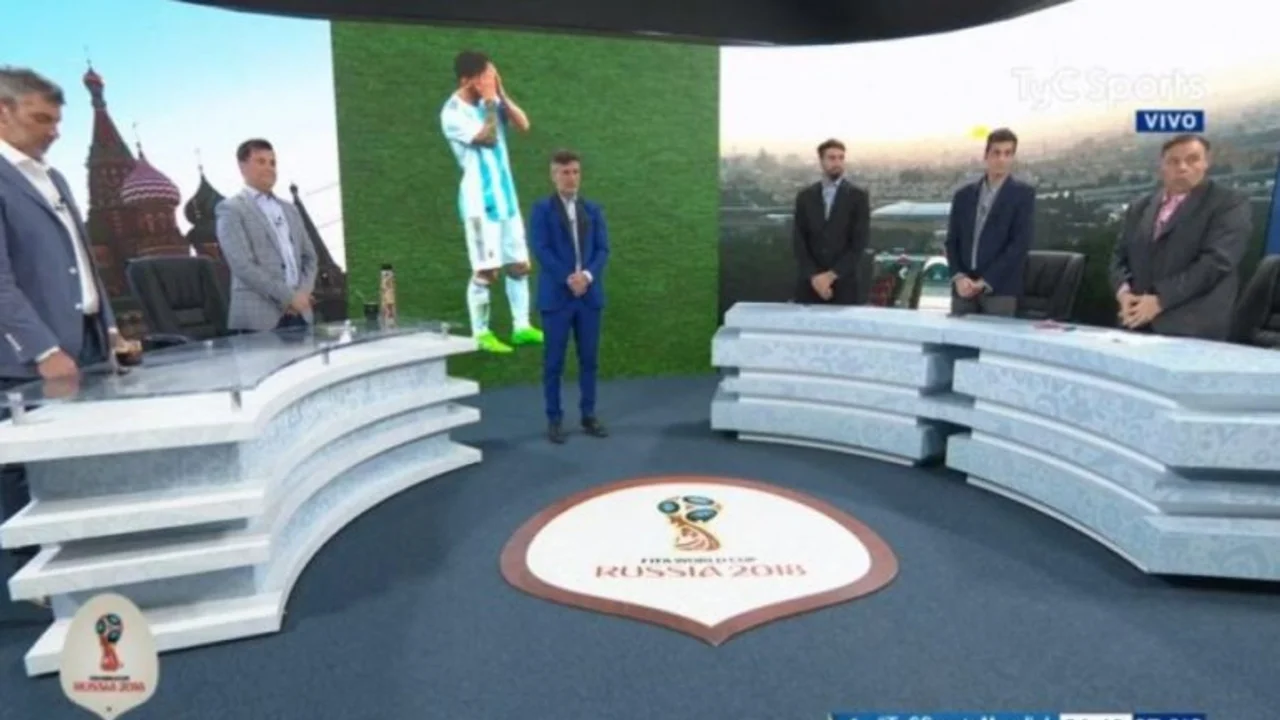 Aparecieron afiches contra los periodistas que atacaron a la Selección