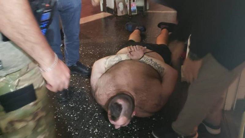 Detuvieron al hombre que intentó prender fuego a un indigente