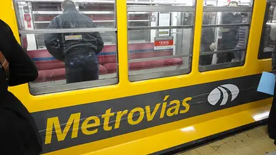 Suspendieron a un trabajador de Metrovías que discriminó a una chica trans Suspendieron a un trabajador de Metrovías que discriminó a una chica trans