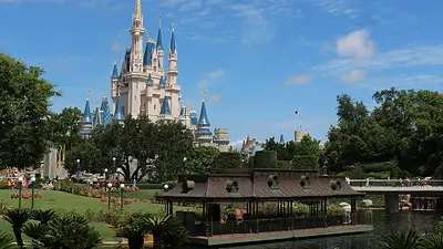 ¡Parques de Disney! Uno desdeñado y otro obligatorio ¡Parques de Disney! Uno desdeñado y otro obligatorio