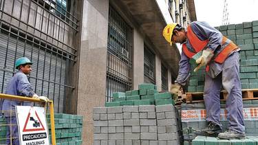 La construcción se desplomó al 7,5% en abril