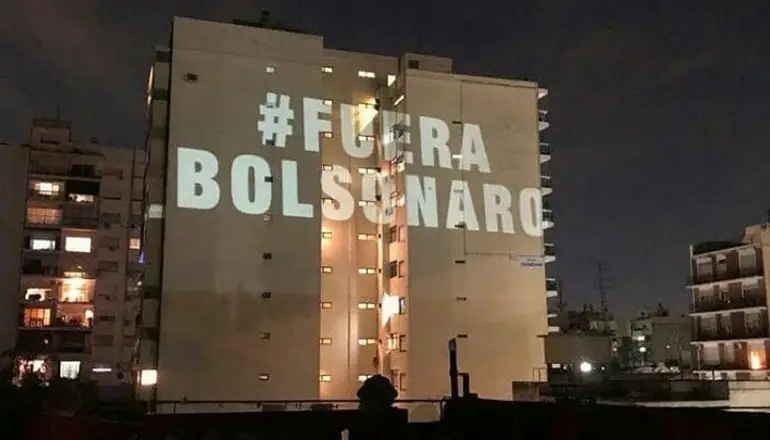 La marcha contra Jair Bolsonaro en Buenos Aires, en imágenes