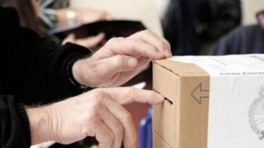 "El país te necesita": el extraño SMS que recibieron los porteños en medio de las elecciones