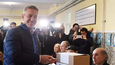 Con duras críticas al Gobierno, Arcioni busca su reelección Con duras críticas al Gobierno, Arcioni busca su reelección