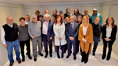 Elecciones 2019: Alberto Fernández y Cristina Kirchner se juntaron con la fórmula Kicillof-Magario, Moyano y otros sindicalistas Elecciones 2019: Alberto Fernández y Cristina Kirchner se juntaron con la fórmula Kicillof-Magario, Moyano y otros sindicalistas