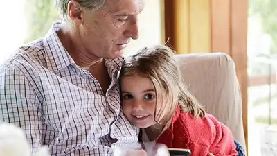 Mauricio Macri llevó a Sebastián Yatra y a Tini Stoessel a la quinta de Olivos para que le canten a Antonia Mauricio Macri llevó a Sebastián Yatra y a Tini Stoessel a la quinta de Olivos para que le canten a Antonia