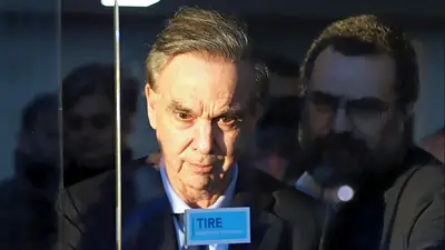 Elecciones 2019: Miguel Ángel Pichetto, contra los cartoneros, pidió "menos multinacionales del cartón" Elecciones 2019: Miguel Ángel Pichetto, contra los cartoneros, pidió "menos multinacionales del cartón"